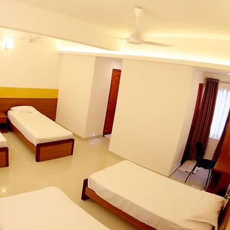 Roopmahal Hotell Thiruvananthapuram Eksteriør bilde