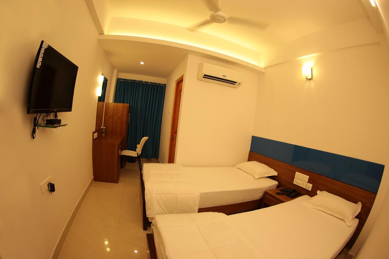 Roopmahal Hotell Thiruvananthapuram Eksteriør bilde