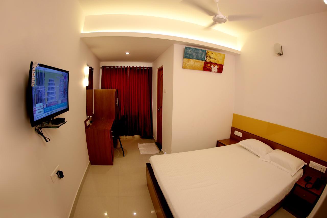 Roopmahal Hotell Thiruvananthapuram Eksteriør bilde