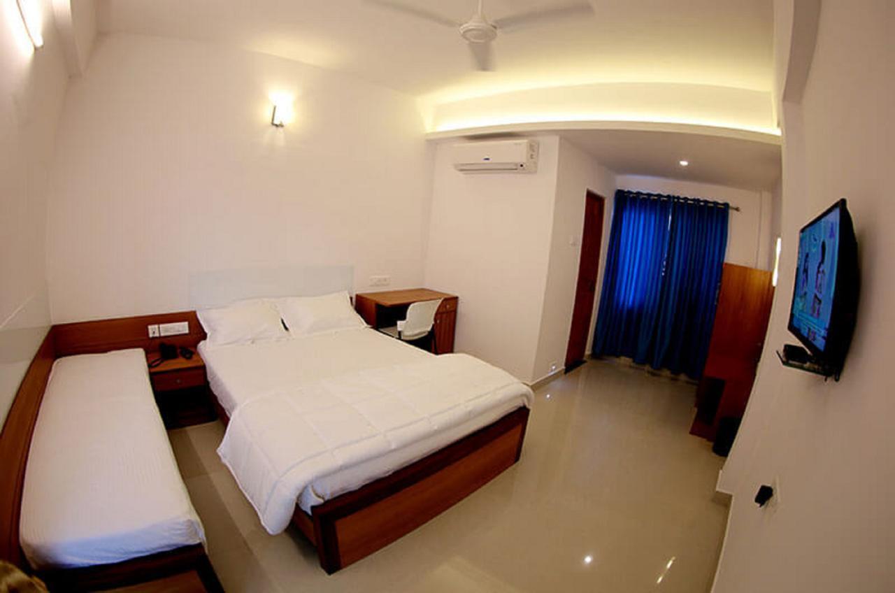 Roopmahal Hotell Thiruvananthapuram Eksteriør bilde