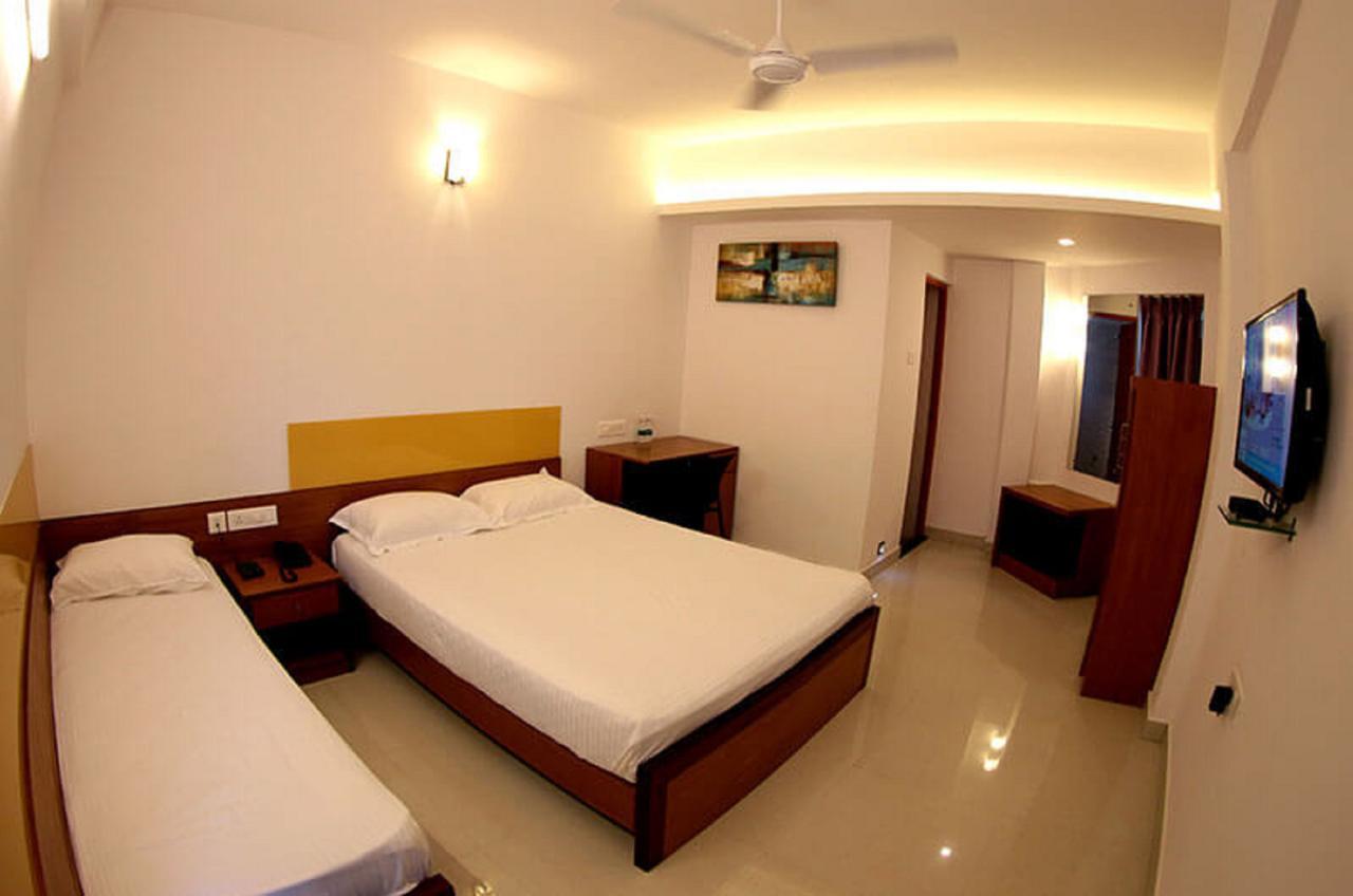 Roopmahal Hotell Thiruvananthapuram Eksteriør bilde