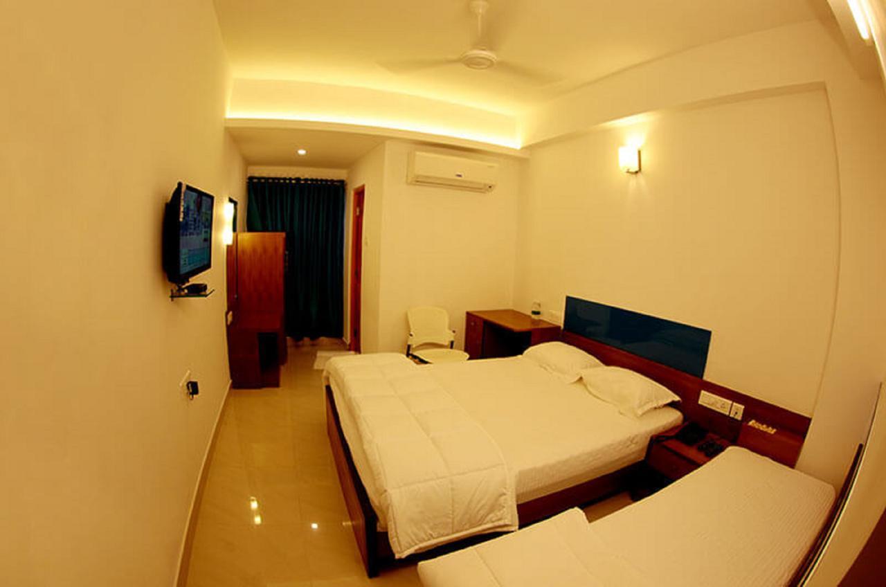 Roopmahal Hotell Thiruvananthapuram Eksteriør bilde